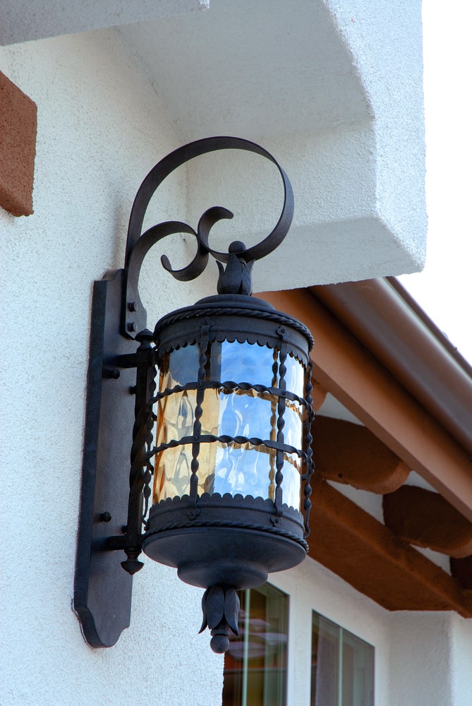 how-to-choose-outdoor-lighting-fixtures-for-your-home